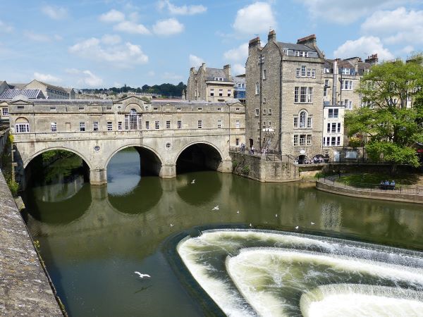 How do New Businesses in Bath Gain a Greater Market Share? 