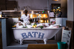 TGt Meets ... The Scallop Shell Bath