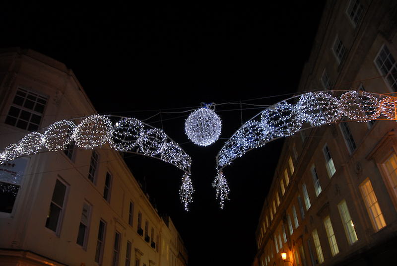 Snapped Bath Christmas Lights SwitchOn 2013