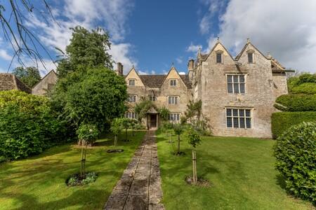 Visit Kelmscott Manor